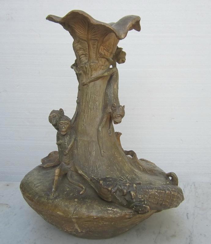 Vase art nouveau en terre cuite crocodile & singes, Autriche, Antiquités & Art, Art | Sculptures & Bois, Enlèvement