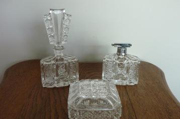 Vintage parfum set in bleikristal beschikbaar voor biedingen