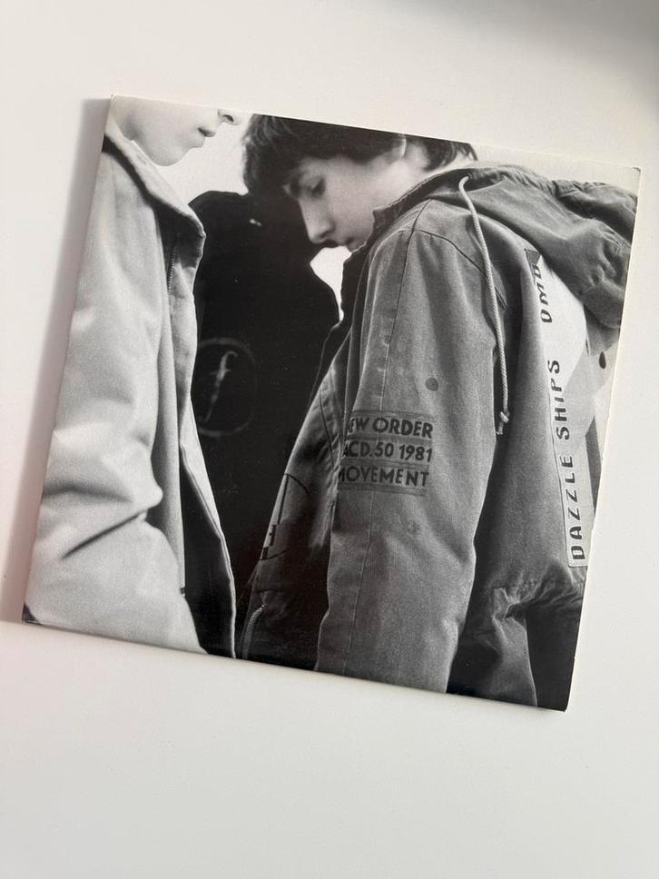 Raf Simons AW03-04 12” Campaign Sleeve – rare lookbook, Collections, Musique, Artistes & Célébrités, Comme neuf, Envoi