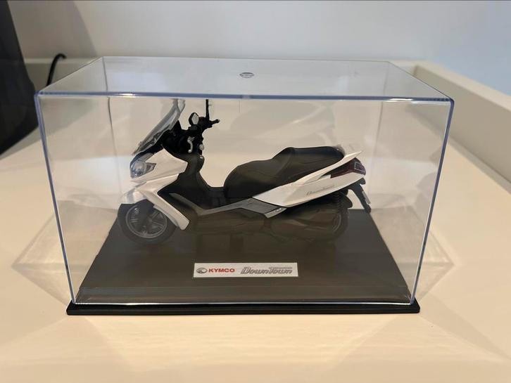 Kymco Downtown scooter 1:12, Hobby en Vrije tijd, Modelauto's | 1:5 tot 1:12, Nieuw, Motor, 1:9 t/m 1:12, Ophalen of Verzenden