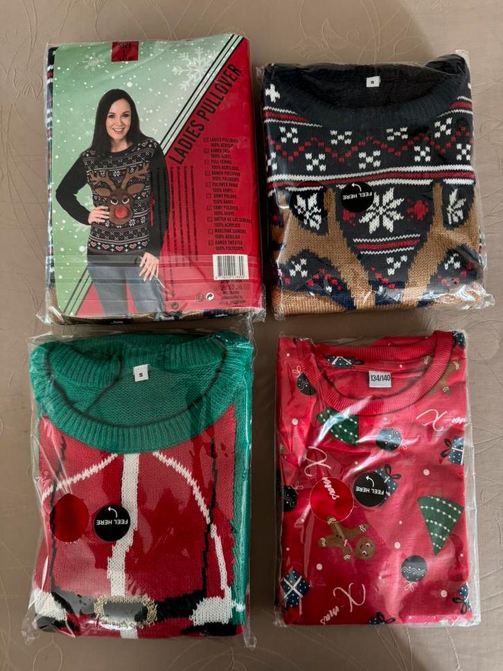 Set van 4 kersttruien in verschillende maten, Diversen, Kerst, Nieuw, Ophalen of Verzenden