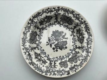 Antieke borden Coral Border van Wedgewood porselein beschikbaar voor biedingen