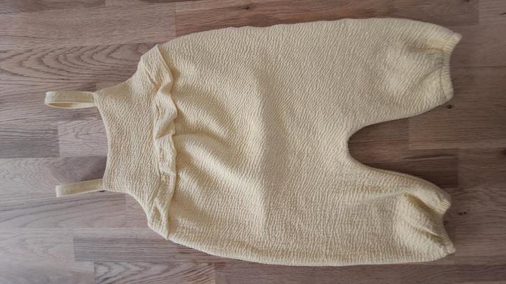 Geel kruippakje van Kiabi maat 69-72, Kinderen en Baby's, Babykleding | Maat 68, Nieuw, Meisje, Pakje, Ophalen of Verzenden