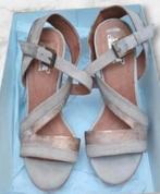 ✨️KORTING‼️ SPM SHOES Maat 38 in uitstekende staat✨️, Kleding | Dames, Schoenen, Spm Shoes, Zo goed als nieuw, Grijs, Sandalen of Muiltjes