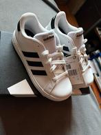 Chaussures Adidas enfants neuve taille 32 grand cour 2.0k, Enlèvement ou Envoi, Comme neuf