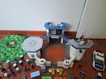 Playmobil politiekantoor met extra toebehoren beschikbaar voor biedingen