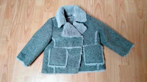 veste d'hiver / manteau en fausse fourrure Mango taille 86, Enfants & Bébés, Vêtements de bébé | Taille 86, Comme neuf, Fille