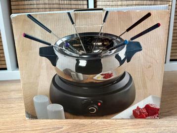 Fonduestel ongebruikt beschikbaar voor biedingen