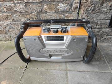 Dewalt radio dc010 beschikbaar voor biedingen