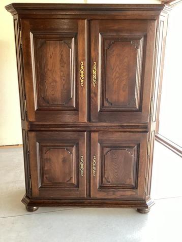 Massief eiken barkast ( tv kast) beschikbaar voor biedingen