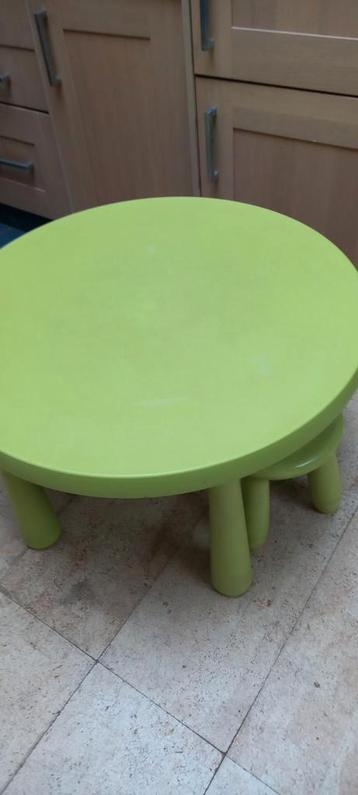 Mammut kindertafel + 1 krukje beschikbaar voor biedingen