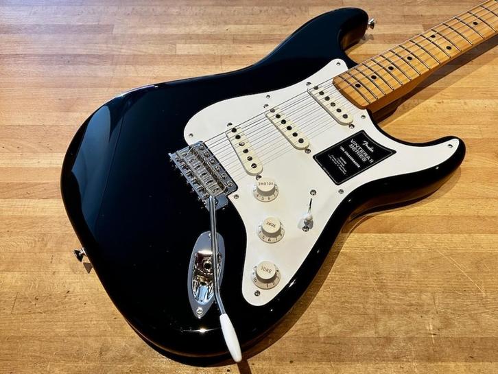 Fender 2023 Vintera II ’50s Stratocaster Black + Gigbag , Muziek en Instrumenten, Snaarinstrumenten | Gitaren | Elektrisch, Zo goed als nieuw