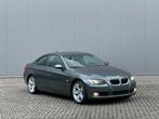 ✅BMW E90 320d Coupé Automaat /Topstaat / Xenon/1ste eig., Auto's, BMW, Automaat, Euro 5, Navigatiesysteem, Zwart