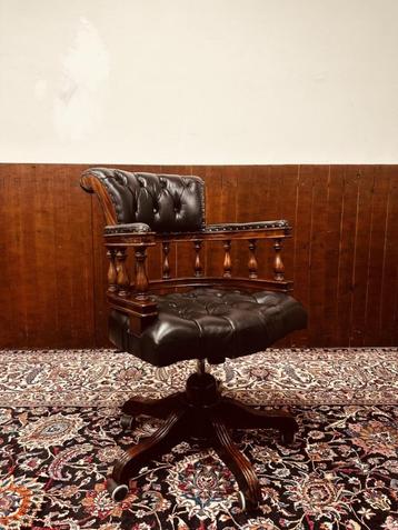 Klassiek Engels Chesterfield Bureaustoel beschikbaar voor biedingen