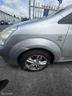 Voorscherm links grijs Toyota Corolla Verso ('02-'06), Enlèvement ou Envoi, Toyota, Toyota, Utilisé