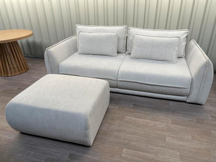 Slaapbank / zetelbed met poef NIEUW, Huis en Inrichting, Zetels | Zetels en Chaises Longues, Nieuw, Driepersoons, 250 tot 300 cm