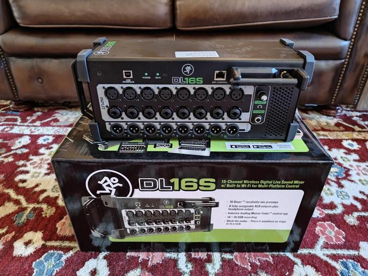 Digitale Mengtafel Mackie DL16S, Muziek en Instrumenten, Mengpanelen, Zo goed als nieuw, 10 tot 20 kanalen, Microfooningang, Ophalen