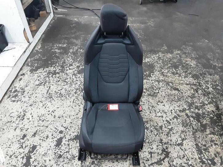 STOEL RECHTS VOOR Toyota Corolla (E21) (01-2019/-), Auto-onderdelen, Interieur en Bekleding, Toyota, Gebruikt