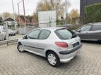 Peugeot 206 1.4i Benzine Met Airco * 1 JAAR GARANTIE * !, Auto's, Voorwielaandrijving, Stof, Zwart, 4 cilinders