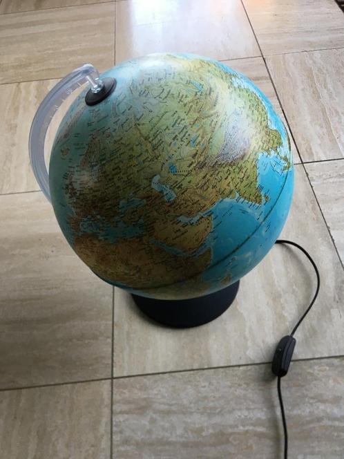 Verlichte aardbol, Diversen, Bureau-accessoires, Zo goed als nieuw, Ophalen