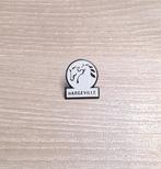 PIN - HARGEVILLE - FRANCE - FRANKRIJK - CHEVAL - PAARD, Verzamelen, Verzenden, Gebruikt, Stad of Land, Speldje of Pin