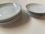 Petites assiettes simples blanches, Ophalen
