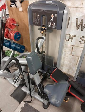 1x Precor Seated Row Machine. 1x Precor Rotary Torso Machine beschikbaar voor biedingen