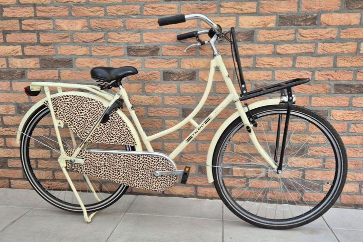 Mooie damesfiets te koop!
– Verlichting werkt perfect!, Fietsen en Brommers, Fietsen | Dames | Omafietsen, Zo goed als nieuw, Ophalen