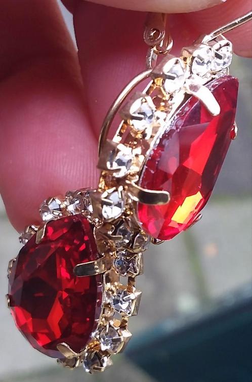 Oude mooi oorbellen., Handtassen en Accessoires, Oorbellen, Verzenden