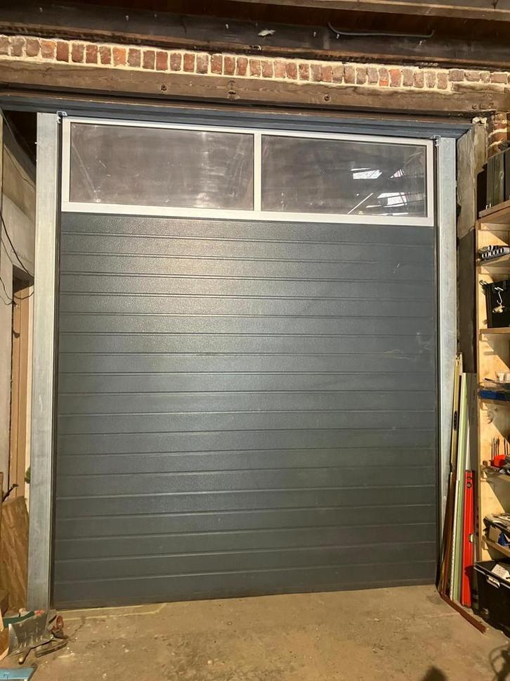 Grijze hoge sectionaalpoort, Auto diversen, Autostaanplaatsen en Garages