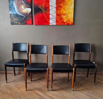Set van 4 vintage eetkamerstoelen  beschikbaar voor biedingen