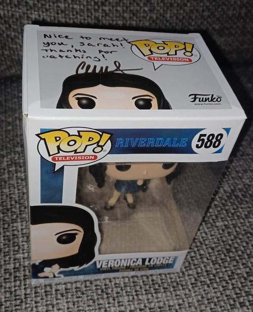 Funko Veronica Lodge signé par Camila Mendes, Collections, Statues & Figurines, Neuf, Enlèvement ou Envoi