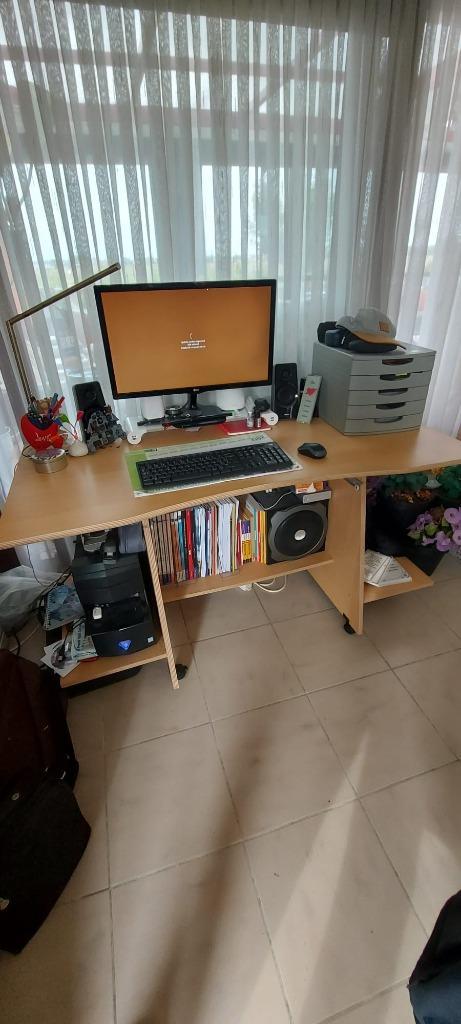 Computermeubel 1,42m x 0,66m, Huis en Inrichting, Bureaus, Zo goed als nieuw, Bureau, Met wielen, Ophalen