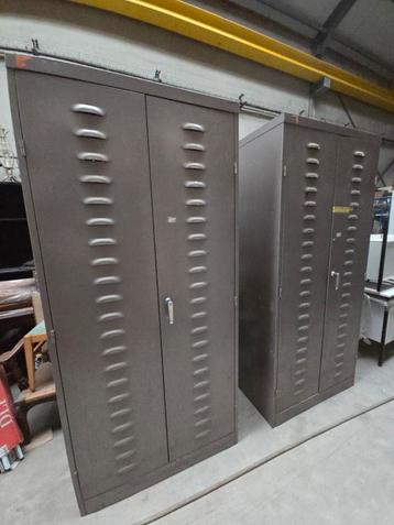 Locker lockerkast schoenkast boeken cd dvd video metaal kast beschikbaar voor biedingen