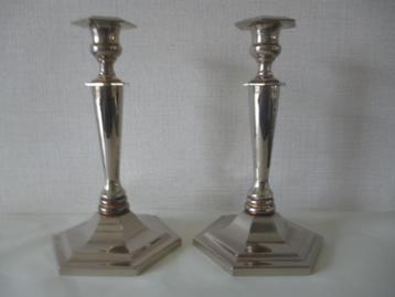 Twee mooie kandelaars hoogte 22cm voor tafel/diner kaarsen beschikbaar voor biedingen