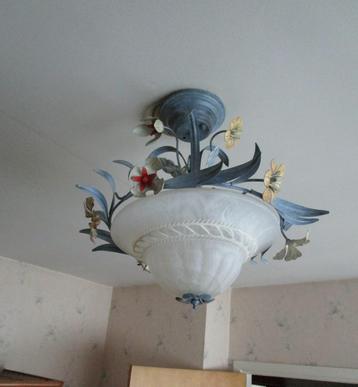 plafond lamp beschikbaar voor biedingen