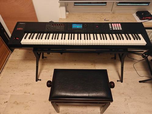 Roland FA 08 workstation perfecte staat, Muziek en Instrumenten, Keyboards, Gebruikt, 88 toetsen, Roland, Aanslaggevoelig, Met standaard