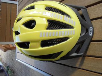 fietshelm ABUS beschikbaar voor biedingen