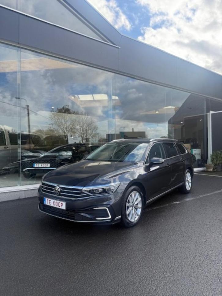 Volkswagen Passat GTE leder trekhaak pano camera, Auto's, Volkswagen, Bedrijf, Te koop, Passat, ABS, Achteruitrijcamera, Adaptieve lichten