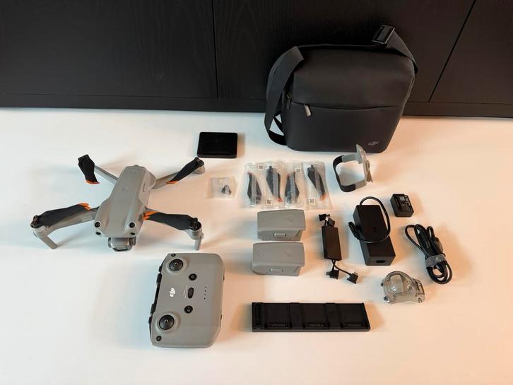 DJI AIR 2S Fly More Combo - garantie - rc231 controller-zgan, Audio, Tv en Foto, Drones, Zo goed als nieuw, Ophalen of Verzenden