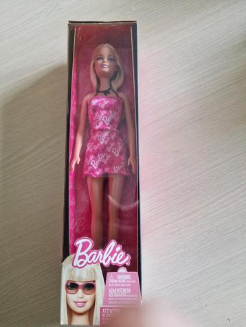 Barbie disponible aux enchères