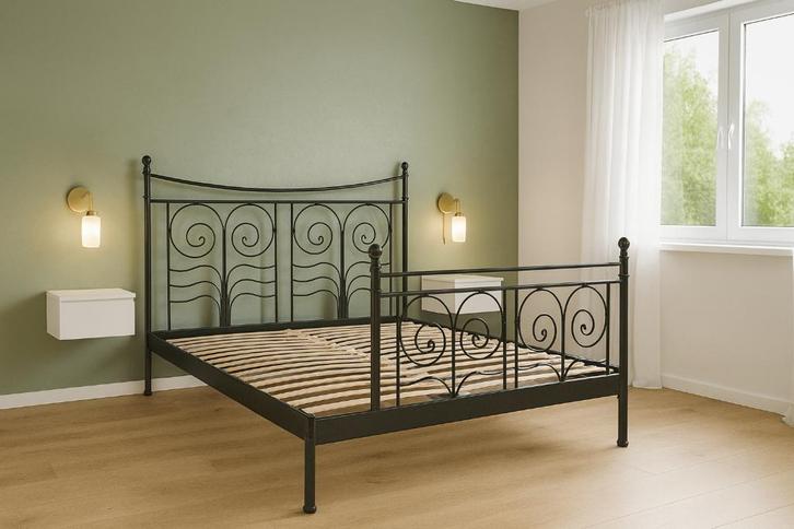 Lit métallique IKEA 160x200 cm, Maison & Meubles, Chambre à coucher | Lits, Utilisé, Deux personnes, 160 cm, 200 cm, Métal, Noir