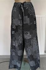 Zwarte Losse Broek met Witte Patchwork Print - Medium, Neuf, Renatto Bene, Taille 38/40 (M), Enlèvement ou Envoi