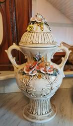 Vaas met bloemen - Capodimonte, Antiquités & Art, Antiquités | Vases, Enlèvement ou Envoi
