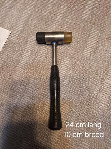 Rubberen uitdeukhamer 24cm beschikbaar voor biedingen