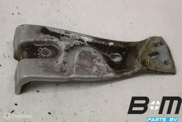 Steun voor spatscherm links Volkswagen Passat B6 3C0821141