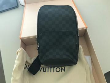 Louis vuitton slingbag  beschikbaar voor biedingen