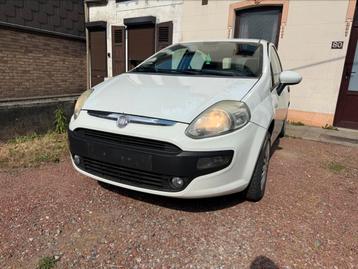 Fiat punto evo prete a être immatriculer, Autos, Achat, Boîte manuelle, Noir, 5 portes