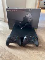 Xbox one X 2 controllers hdmi kabel stroomkabel, Games en Spelcomputers, Ophalen, Gebruikt, Met 2 controllers, 1 TB