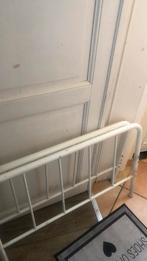 Lit 1 pers métal blanc complet10€, Huis en Inrichting, Slaapkamer | Stapelbedden en Hoogslapers, Ophalen, Gebruikt, Eenpersoons